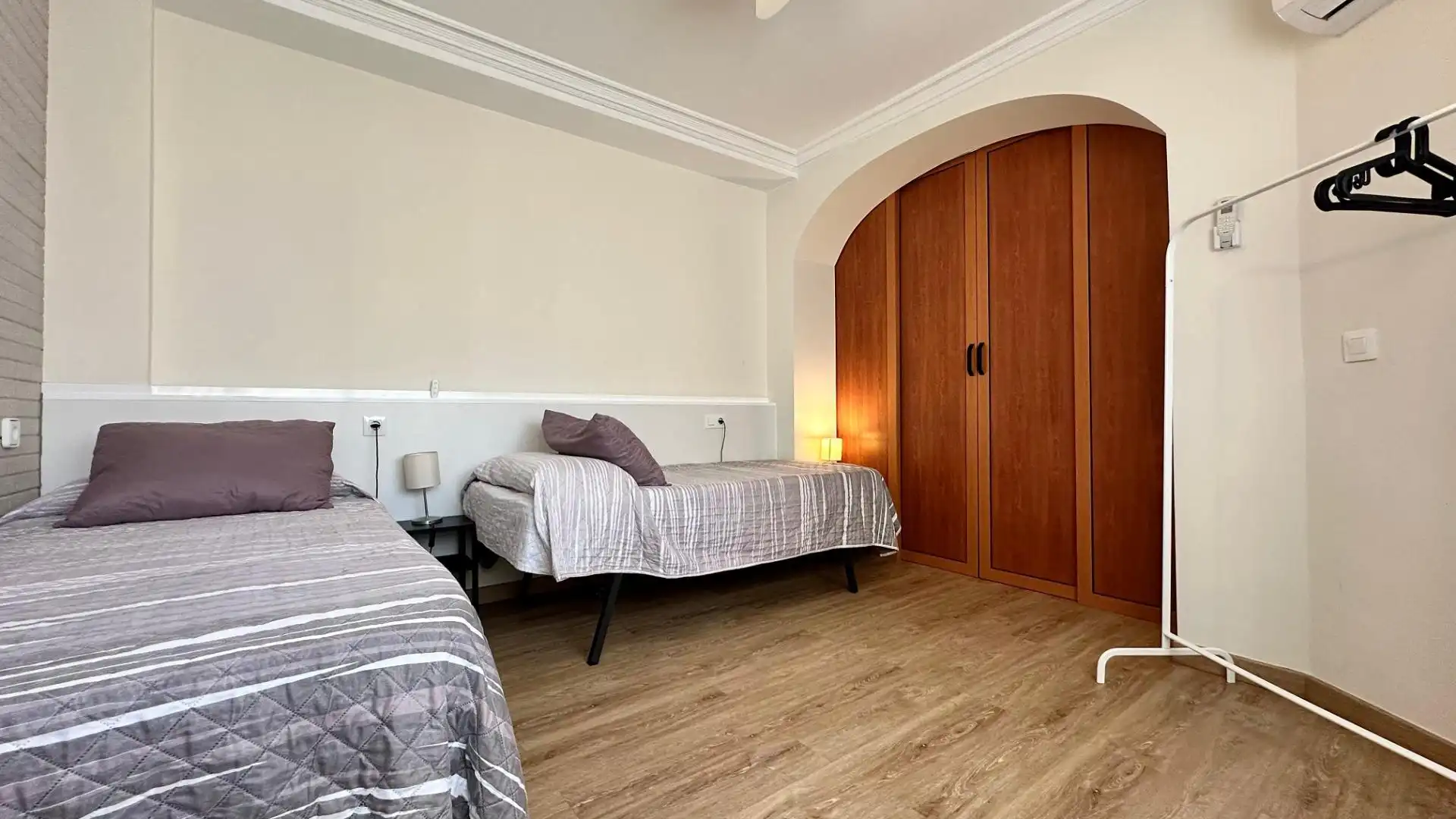 Dormitori de Apartament de lloguer en Alicante / Alacant amb Aire condicionat, Calefacció i Parquet