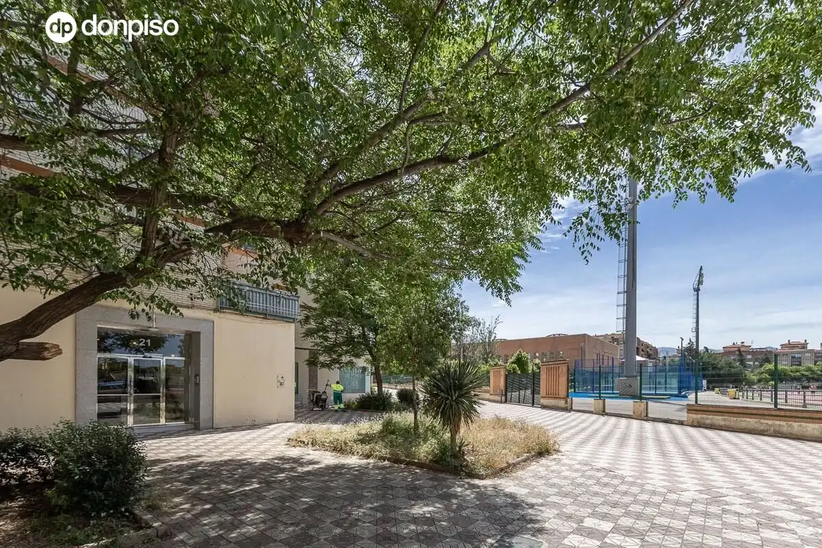 Exterior view of Flat for sale in Granada  with Air Conditioner and Heating