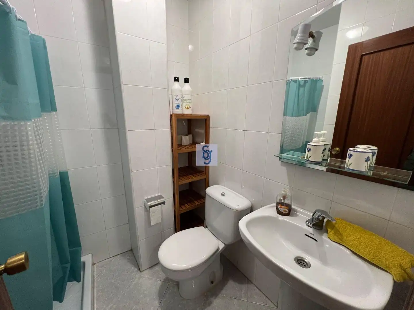 Baño de Piso en venta en Málaga con Aire acondicionado, Amueblado y Lavadora