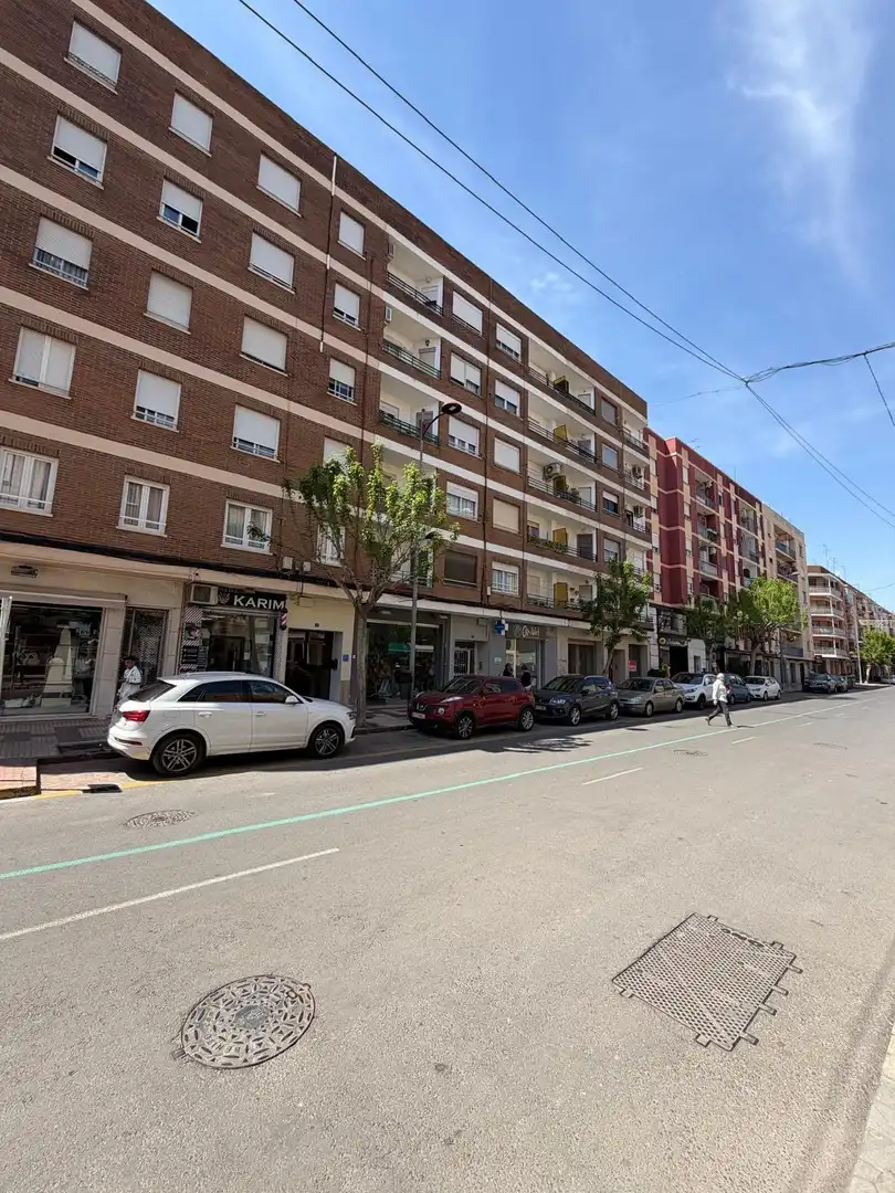 Vista exterior de Piso en venta en Meliana con Aire acondicionado, Calefacción y Balcón
