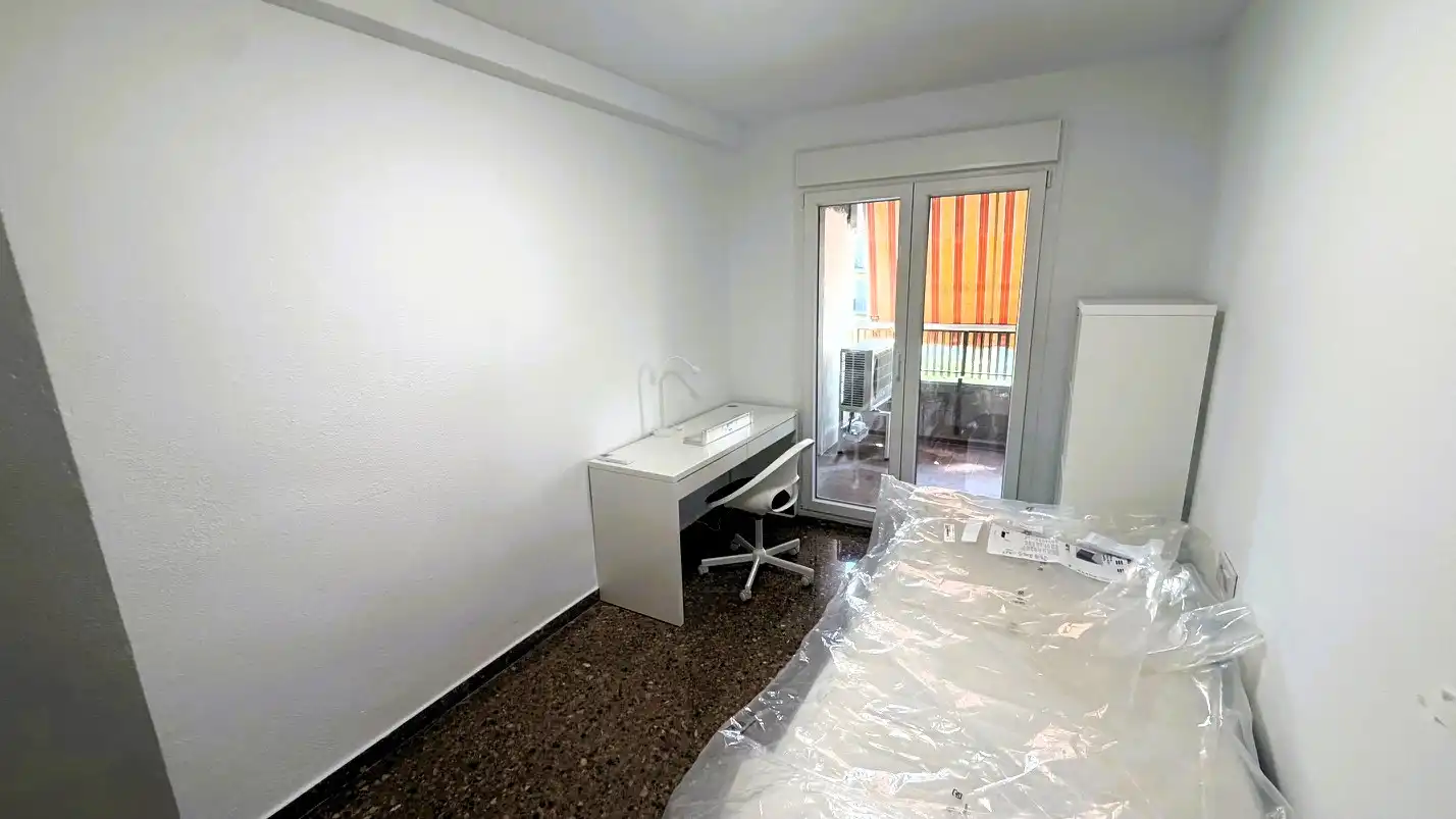 Bedroom of Flat for rent in Valencia  with Air Conditioner, Terrace and Furnished