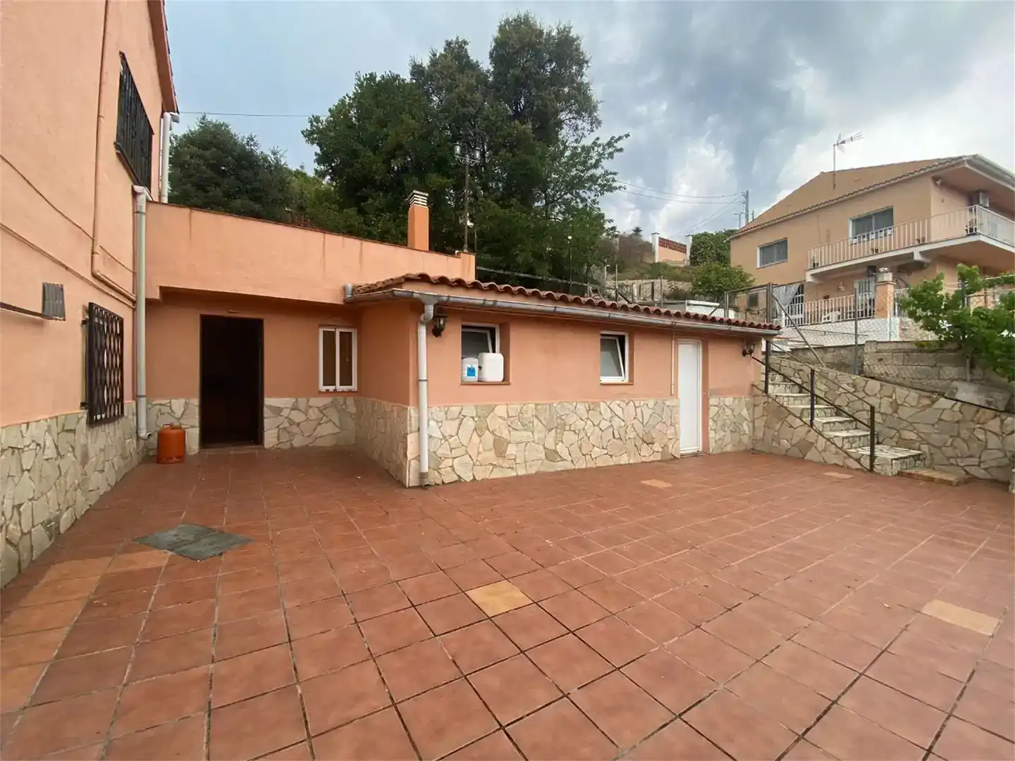 Vista exterior de Casa o chalet en venta en Tordera con Piscina y Balcón