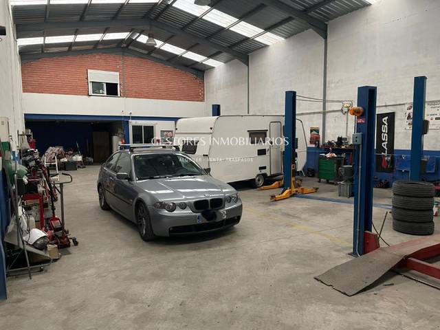 Nave industrial en Venta en Alfafara