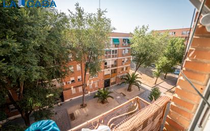 Exterior view of Flat for sale in  Madrid Capital  with Heating