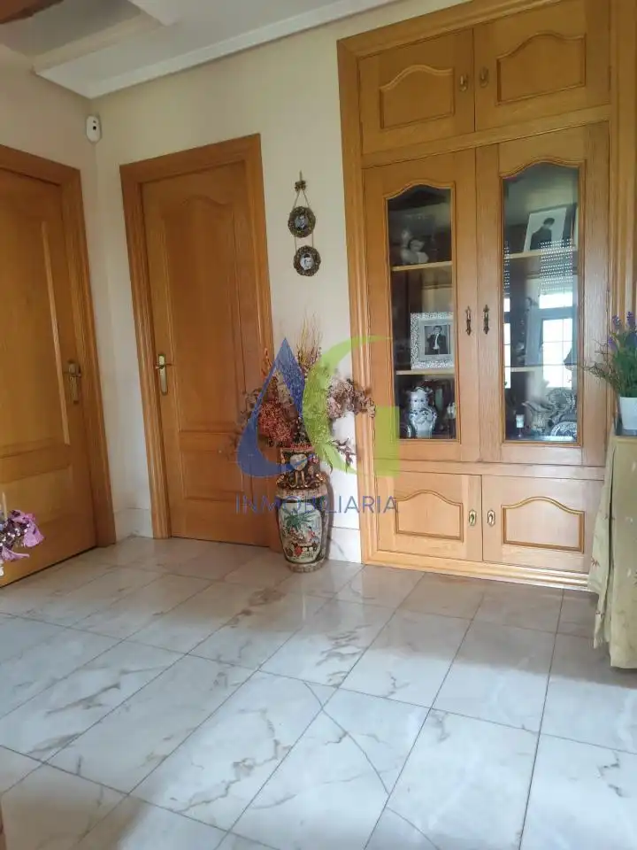 Casa o xalet en venda en Villaquilambre amb Calefacció, Jardí privat i Parquet