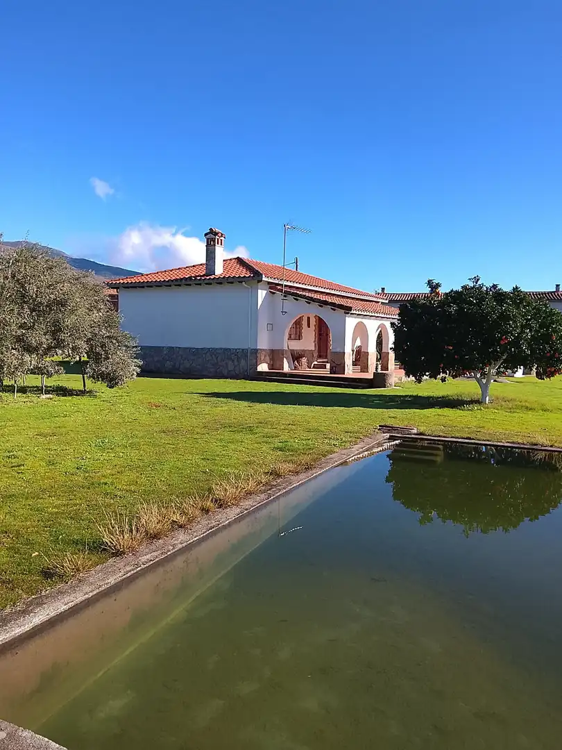 Vista exterior de Terreno en venta en Candeleda