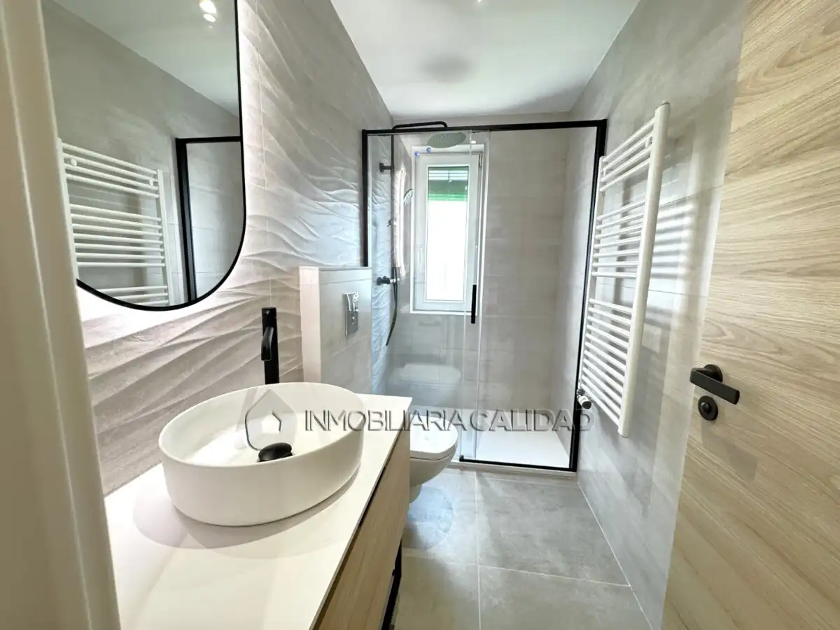 Bathroom of Flat for sale in Burgos  with Heating, Storage room and Furnished
