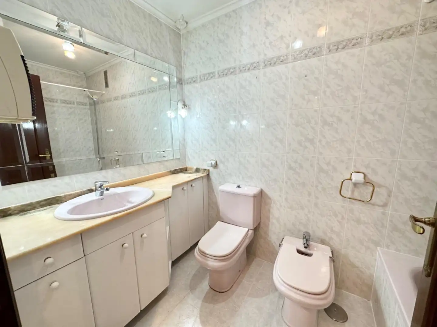 Baño de Piso en venta en Mieres (Asturias) con Calefacción, Amueblado y Balcón