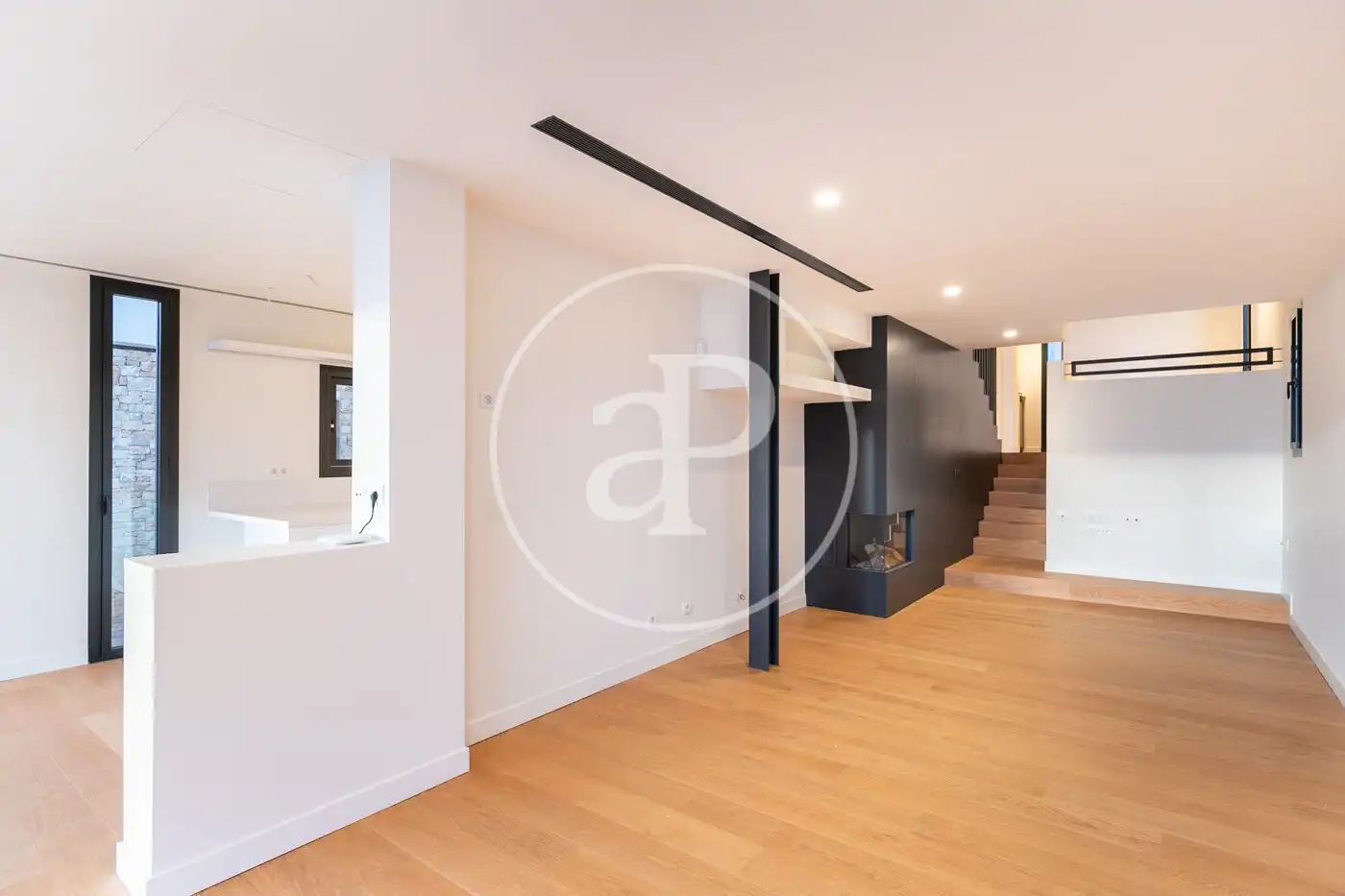 Flat for rent in Barcelona  with Air Conditioner, Heating and Private garden