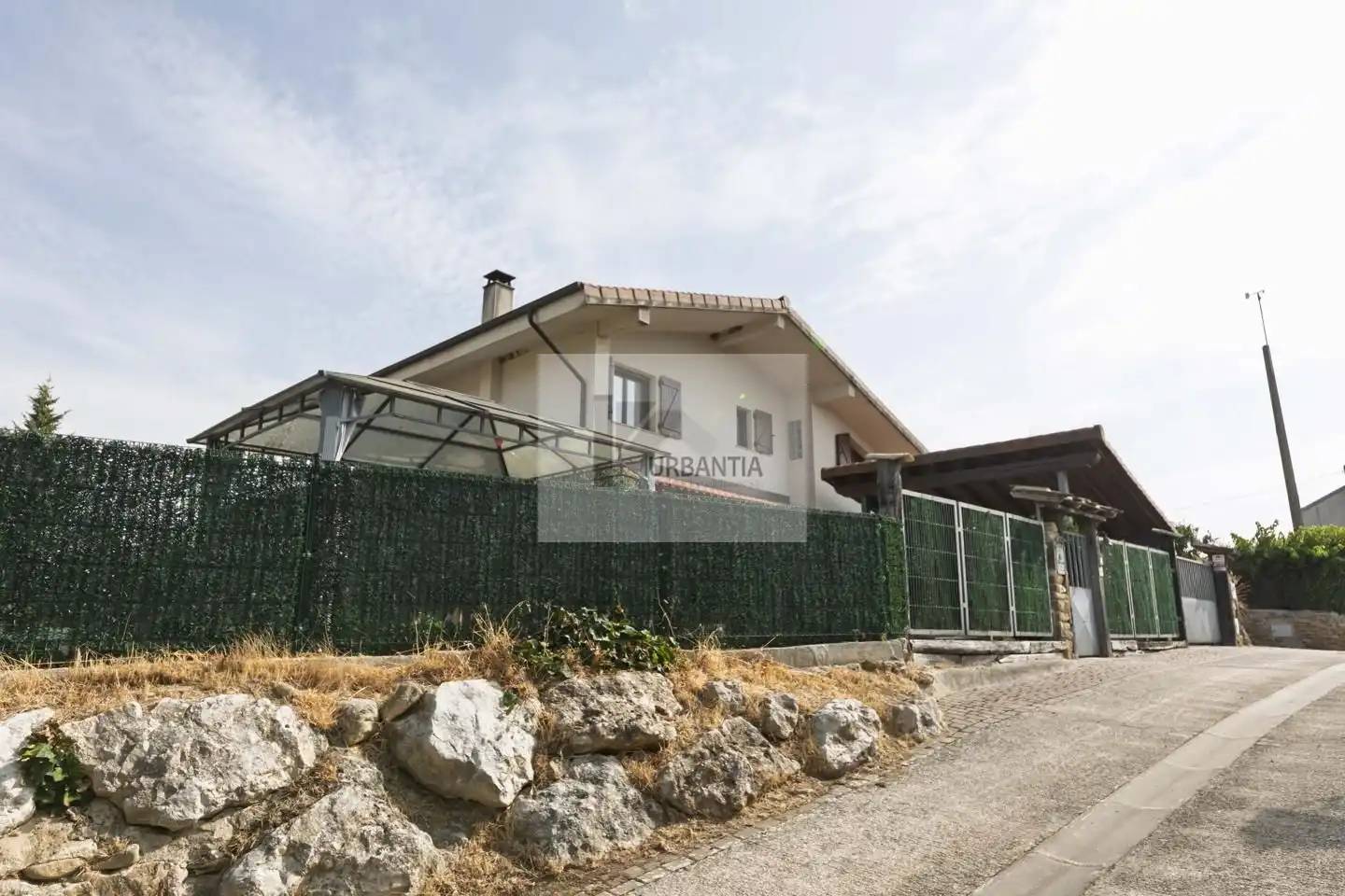 Vista exterior de Casa o xalet en venda en Olóriz / Oloritz amb Aire condicionat, Calefacció i Jardí privat