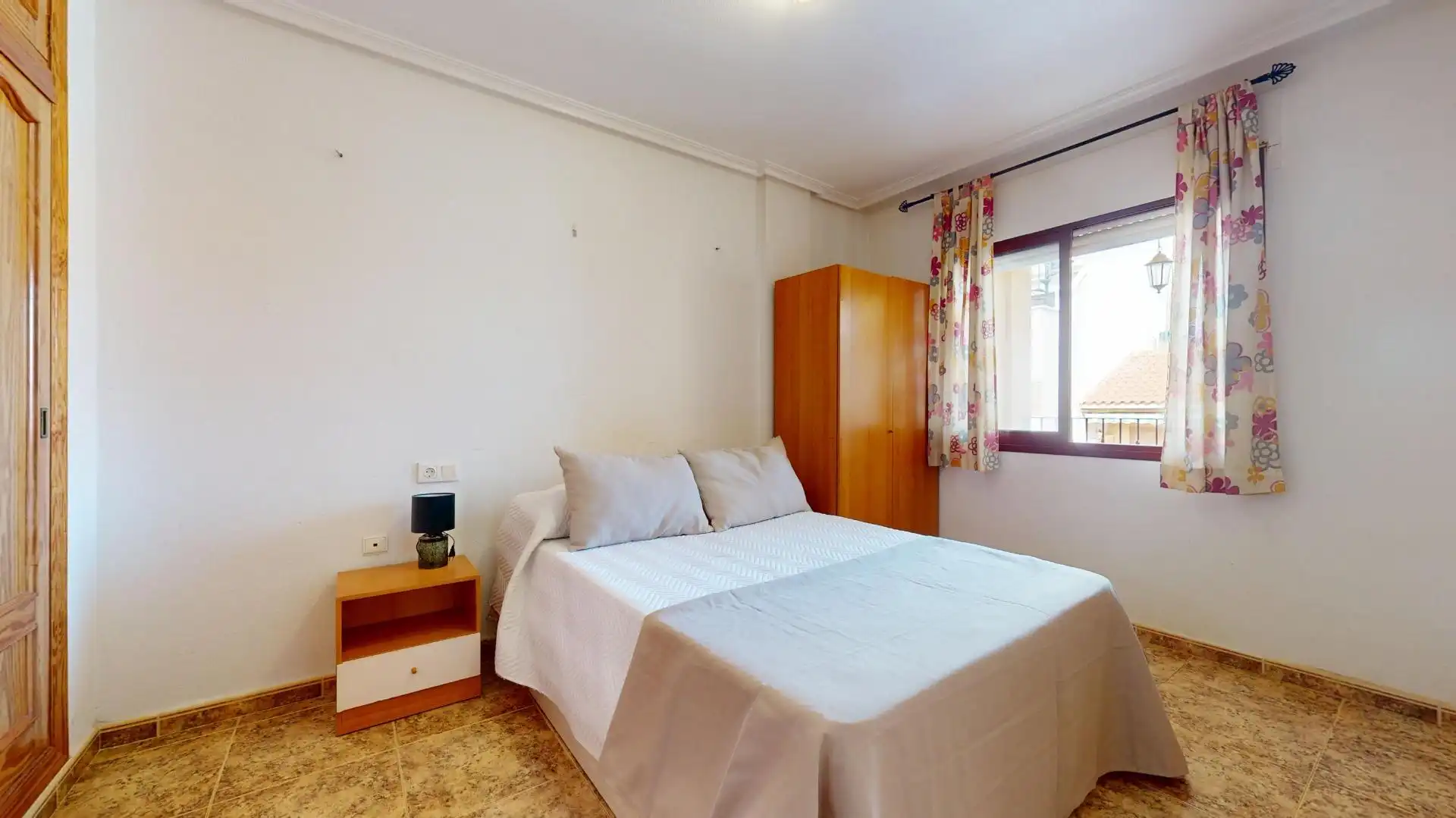Dormitori de Pis en venda en Pilar de la Horadada amb Aire condicionat, Terrassa i Moblat