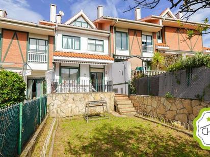 Vista exterior de Casa adosada en venda en Berango amb Calefacció, Jardí privat i Terrassa