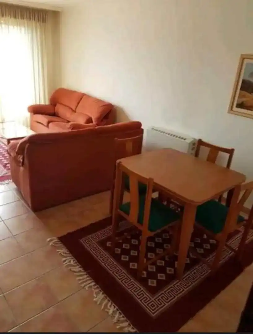 Sala d'estar de Pis de lloguer en Baiona amb Balcó
