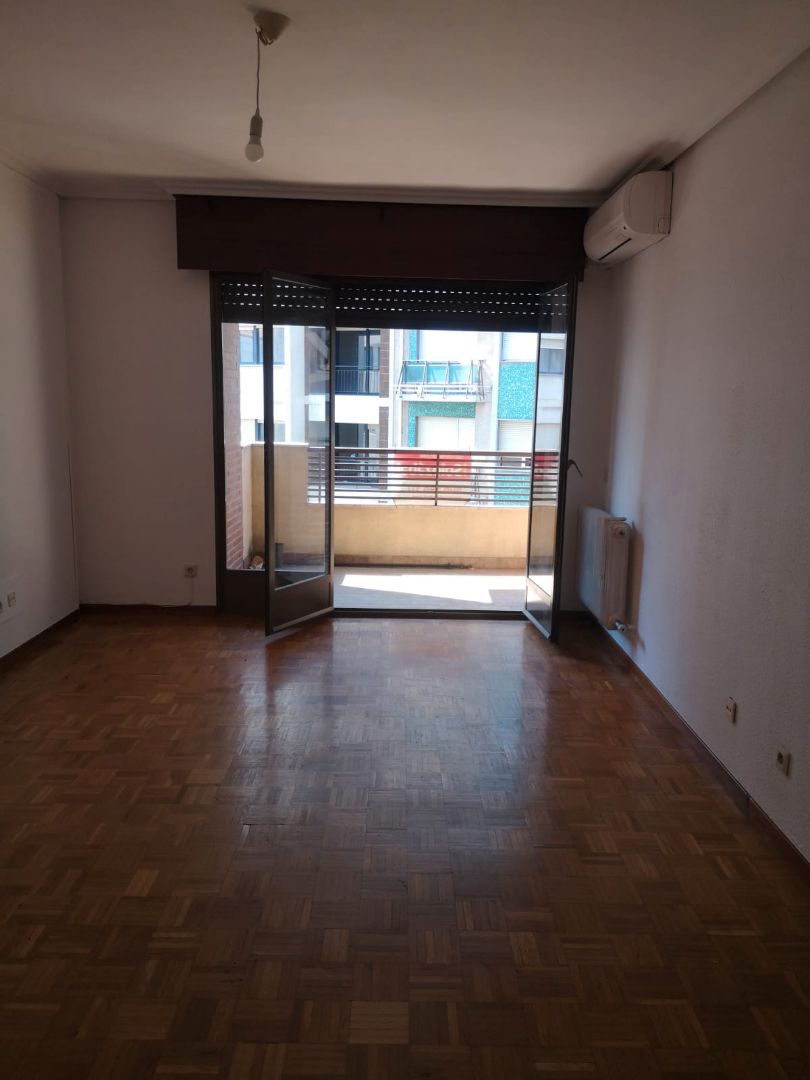 Bedroom of Flat for sale in  Logroño  with Heating, Parquet flooring and Storage room