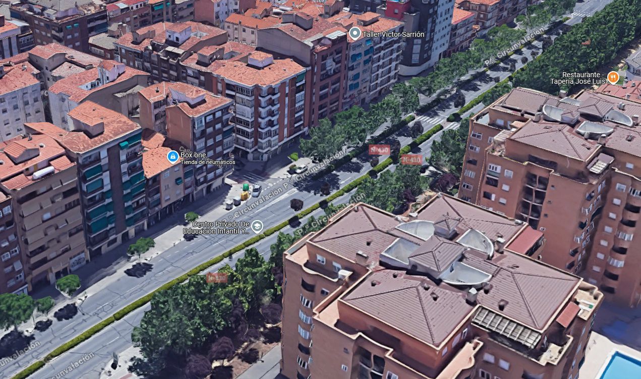 Vista exterior de Local en venta en  Albacete Capital