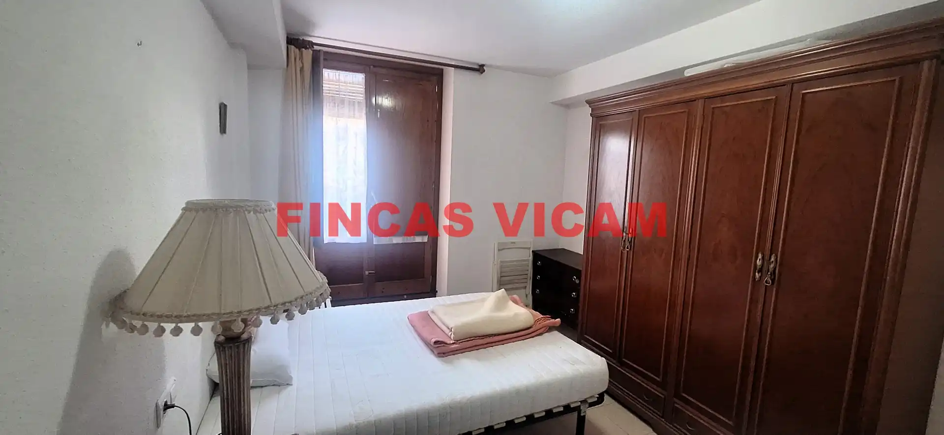 Bedroom of Flat for rent in Ayerbe, Huesca