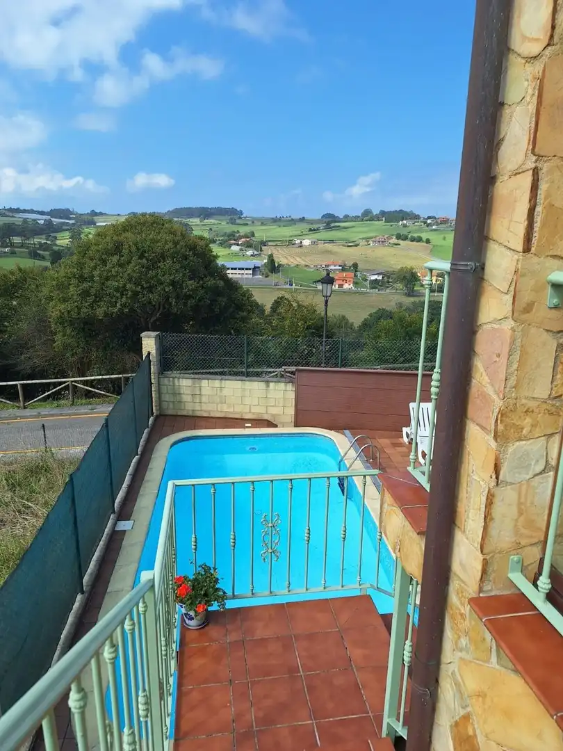 Piscina de Casa o xalet de lloguer en Carreño amb Calefacció, Jardí privat i Piscina