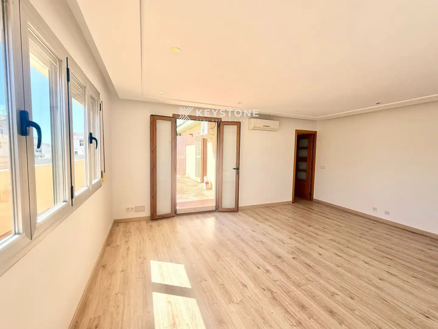 Wohnzimmer von Dachboden zur Miete in  Palma de Mallorca mit Klimaanlage und Terrasse