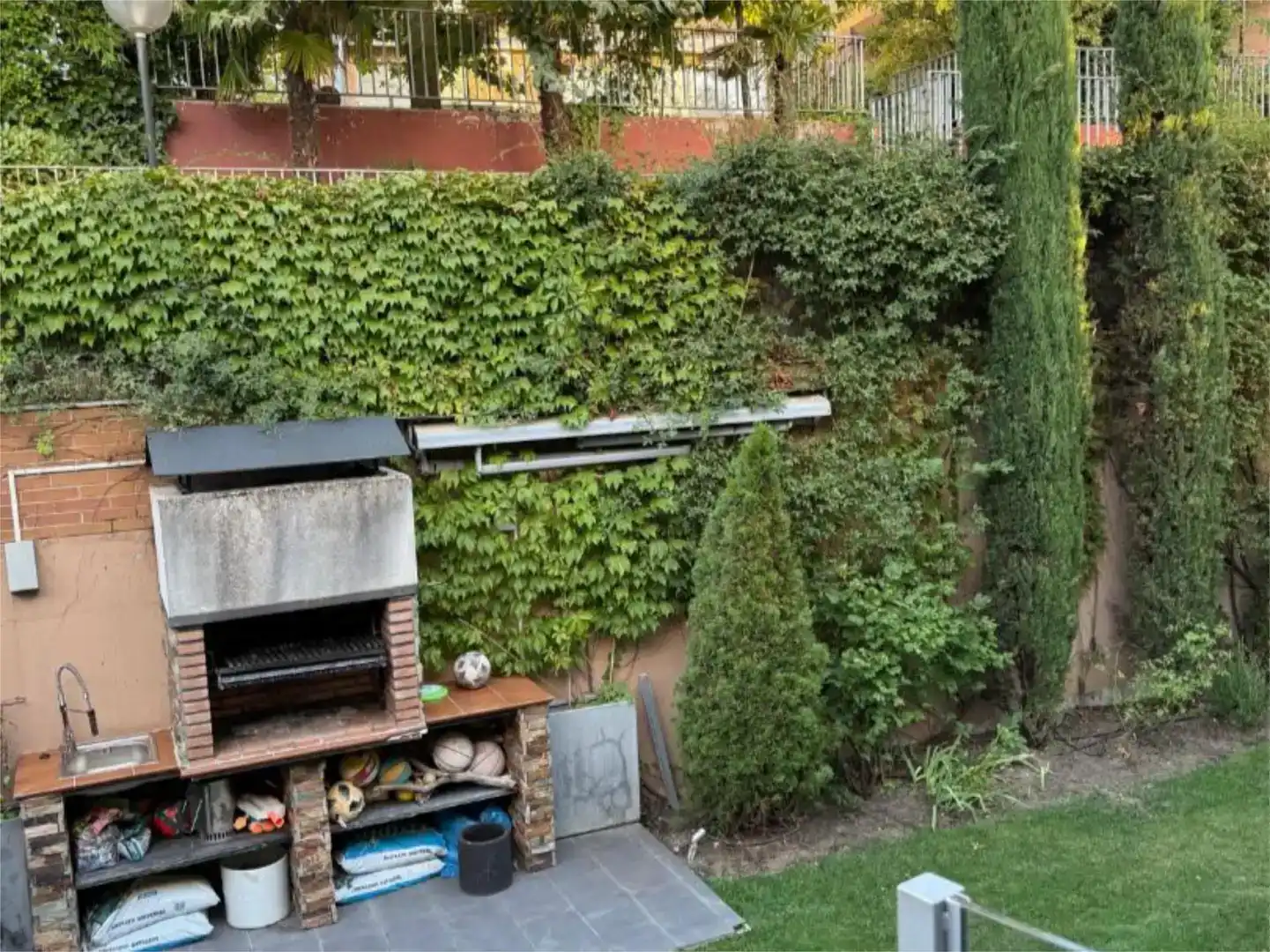 Jardín de Piso en venta en Boadilla del Monte con Aire acondicionado, Jardín privado y Piscina