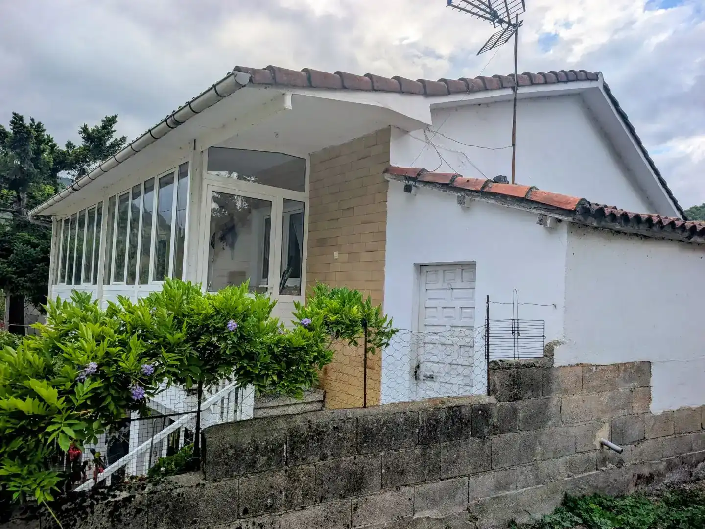Vista exterior de Casa o xalet en venda en Teverga amb Balcó