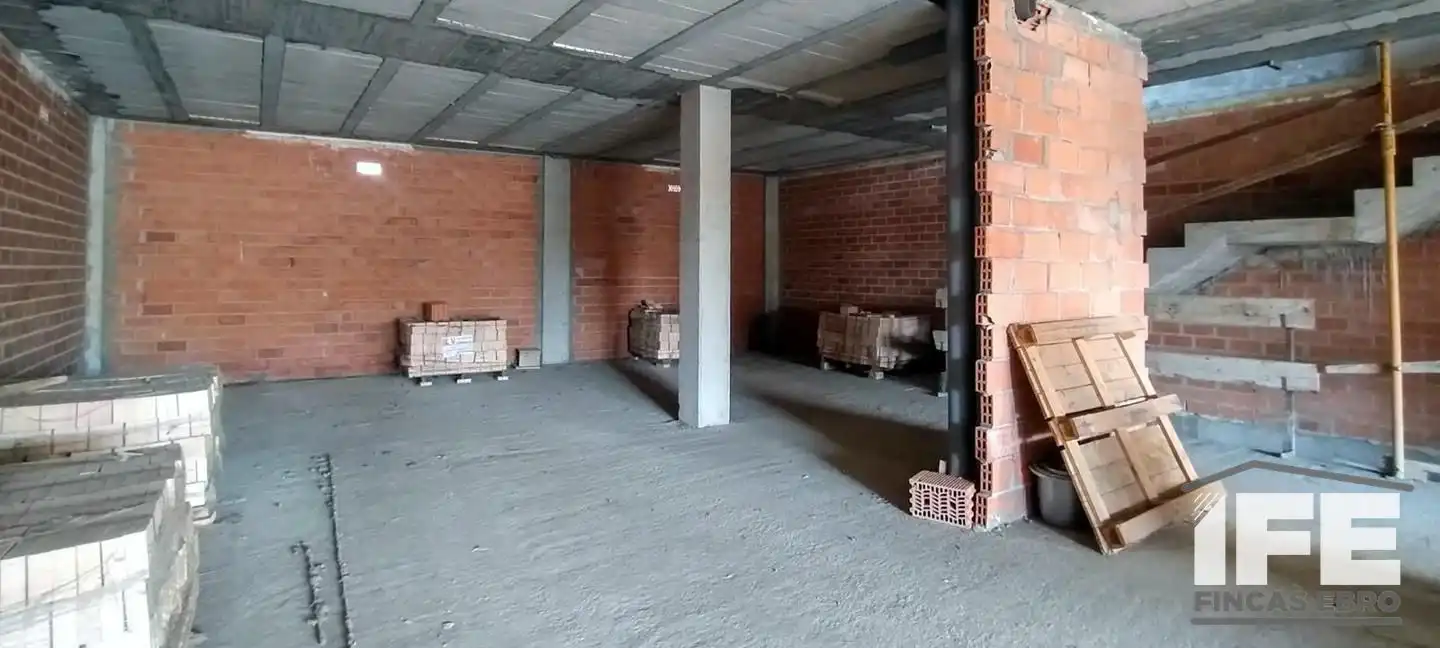 Edifici en venda en Alagón