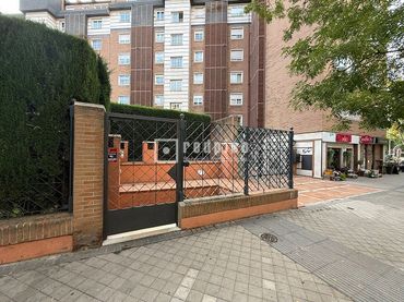 Individual with lift for sale in de Víctor de la Serna