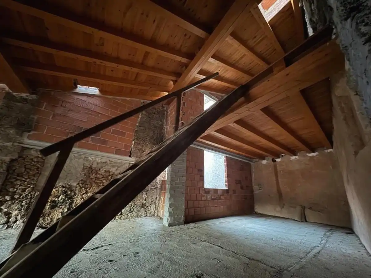 Einfamilien-Reihenhaus zum Verkauf in Beceite mit Balkon