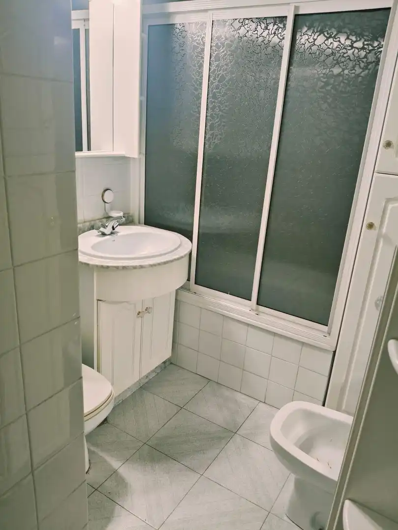 Bathroom of Flat for sale in Ourense Capital   with Heating, Balcony and Community pool