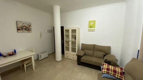 PISO BAJO EN ZONA CENTRICA DE LA LOCALIDAD DE TOCINA (SEVILLA)