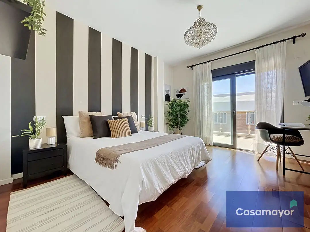 Dormitori de Casa o xalet en venda en Alicante / Alacant amb Aire condicionat, Calefacció i Jardí privat