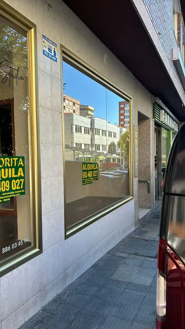 Gewerbefläche zur Miete in Rúa do Faisán 5, imagen 3