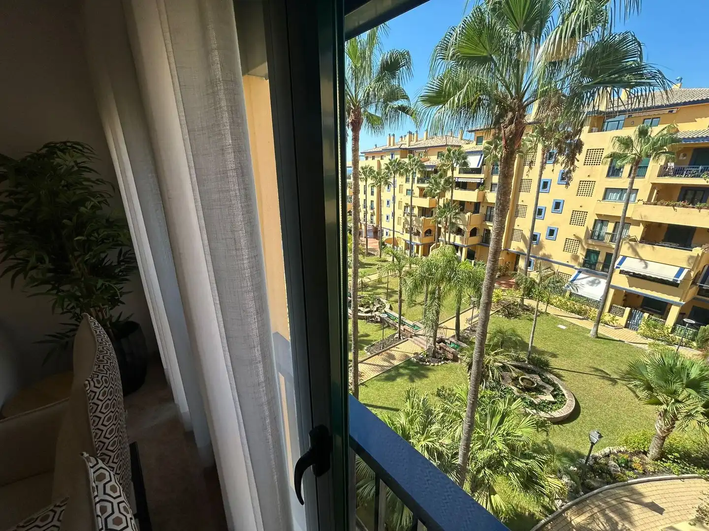 Bedroom of Apartments for rent in Marbella  with Air Conditioner, Terrace and Swimming Pool