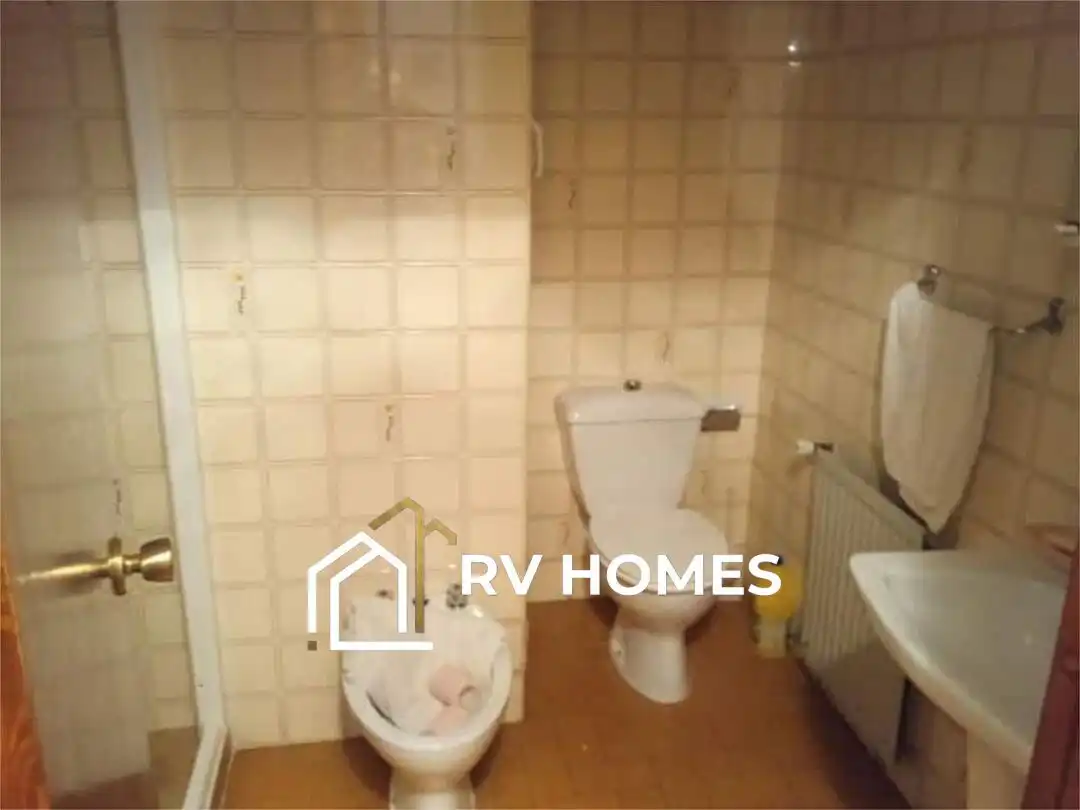 Bathroom of Flat for rent in Cáceres  with Heating and Furnished