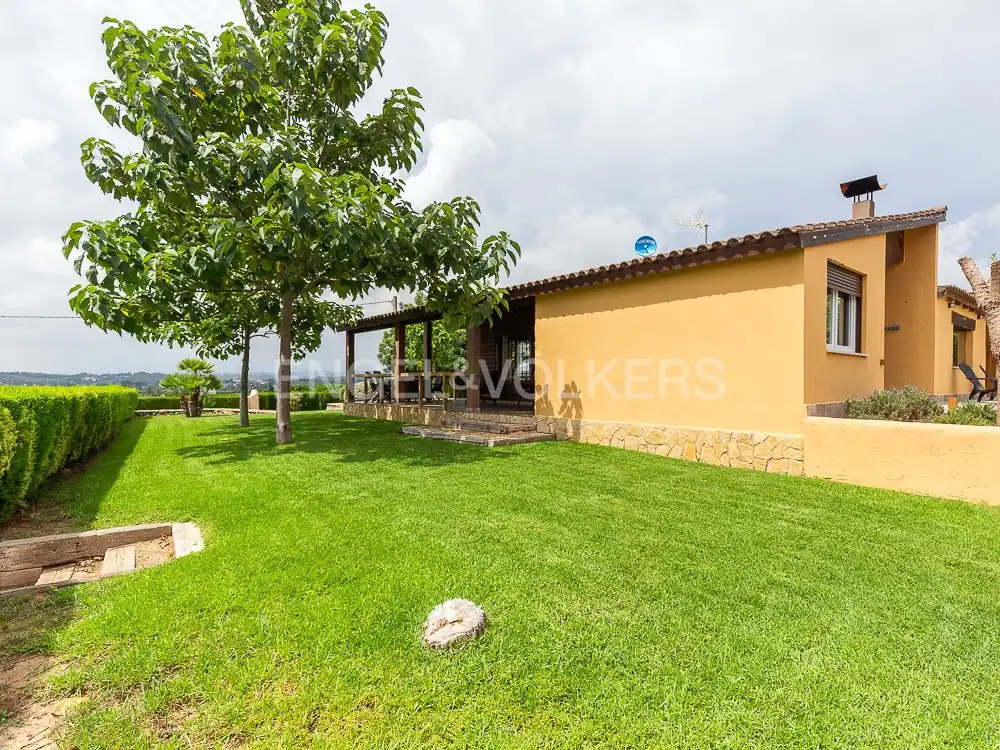 Vista exterior de Casa o chalet de alquiler en Torrent con Aire acondicionado, Calefacción y Jardín privado
