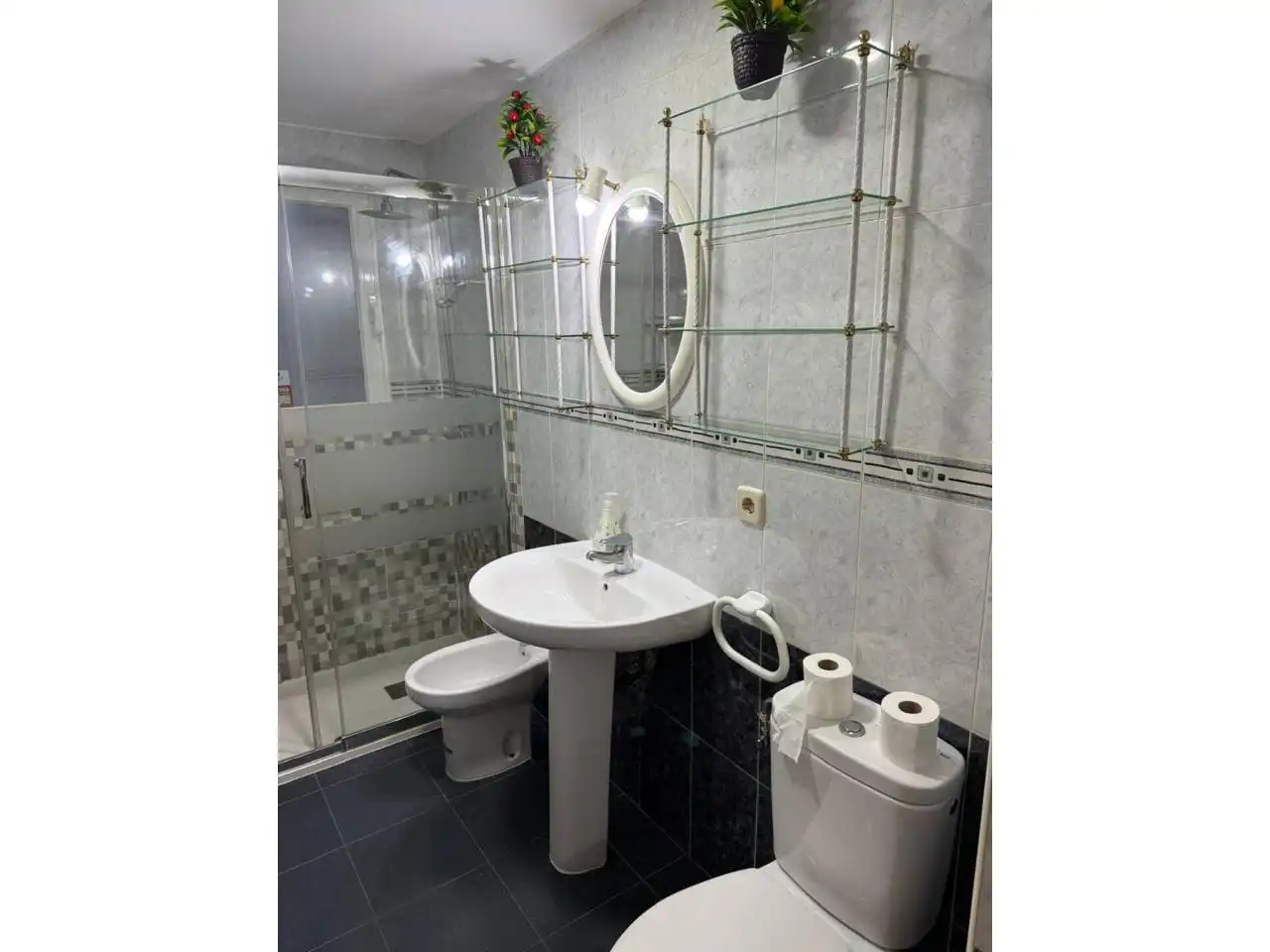 Baño de Piso de alquiler en Ocaña con Aire acondicionado, Calefacción y Jardín privado