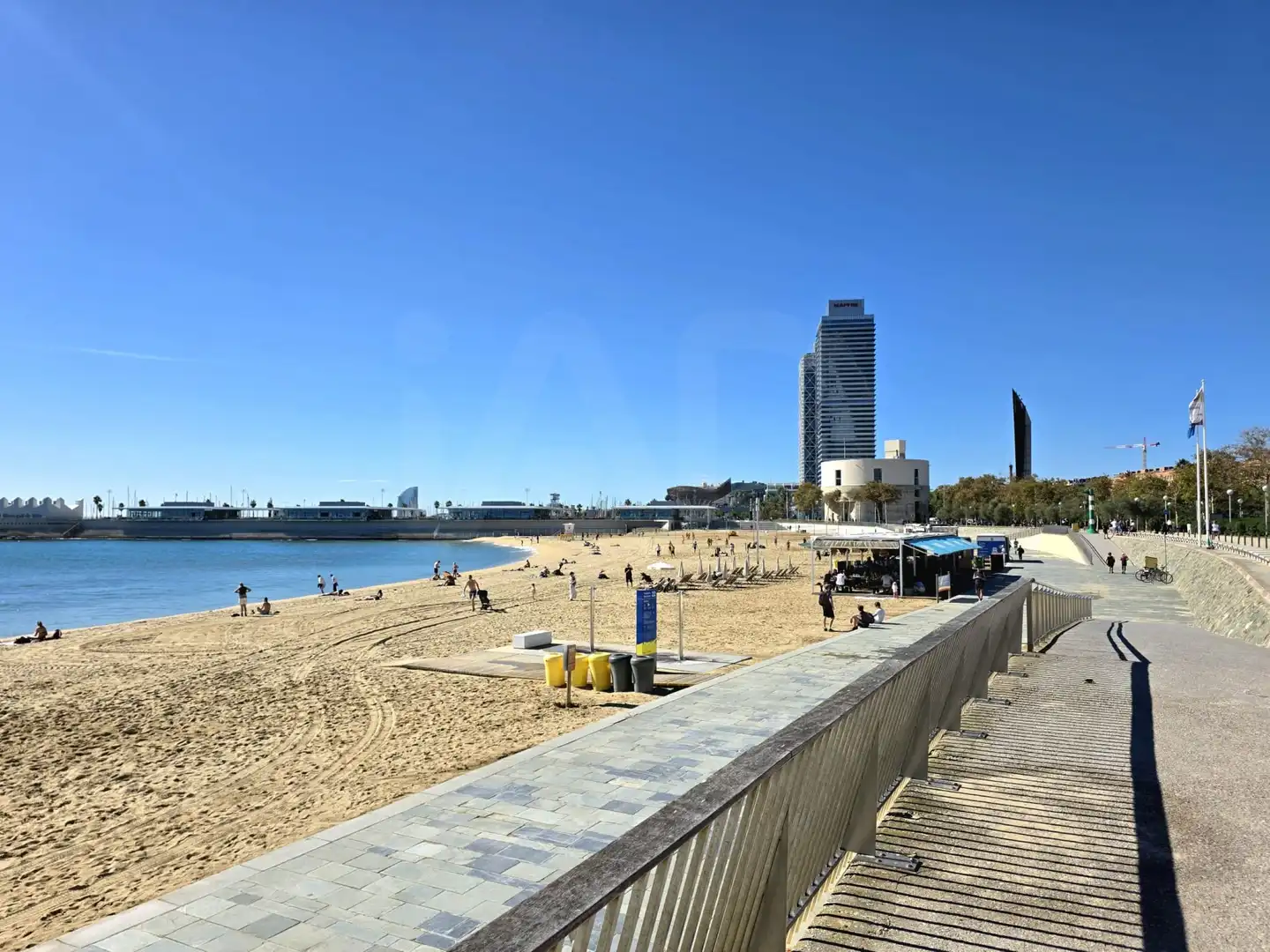 Exterior view of Commercial properties for rent in Sant Martí