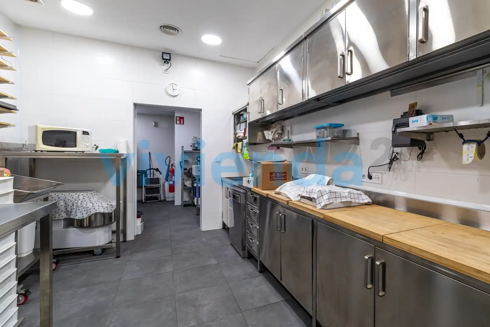 Cuina de Local de lloguer en Madrid amb Calefacció i Terrassa