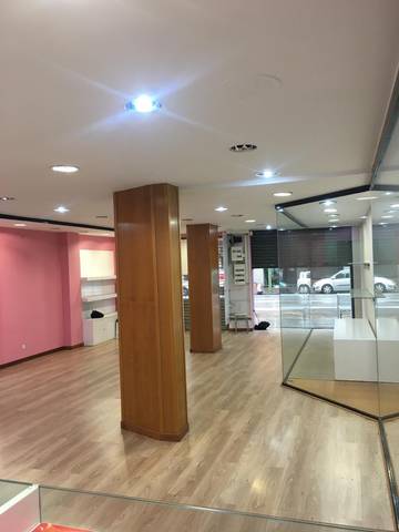 Local comercial en Alquiler en Creu de Barberà