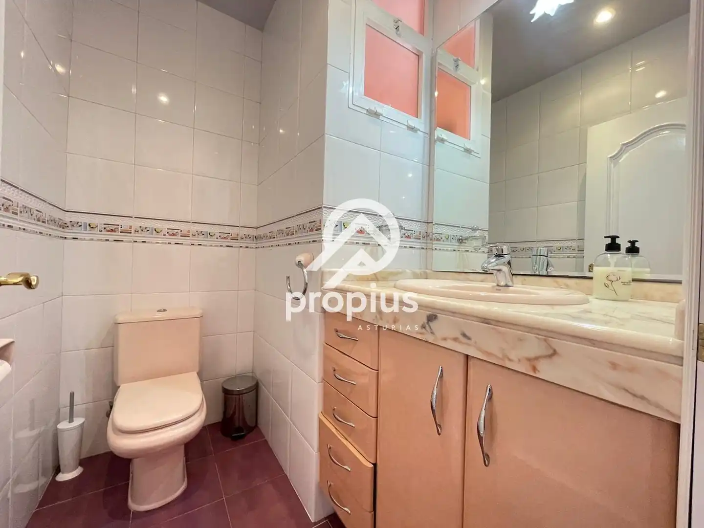 Bathroom of Houses for sale in Llanes  with Heating, Private garden and Terrace