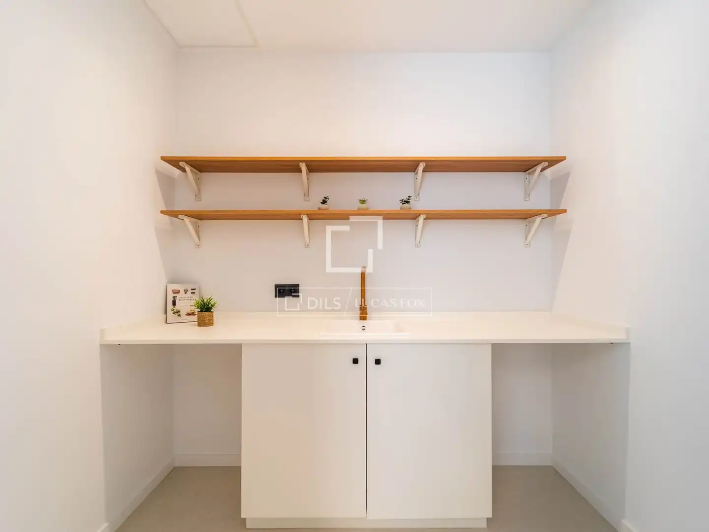 Kitchen of Flat for sale in L'Eixample