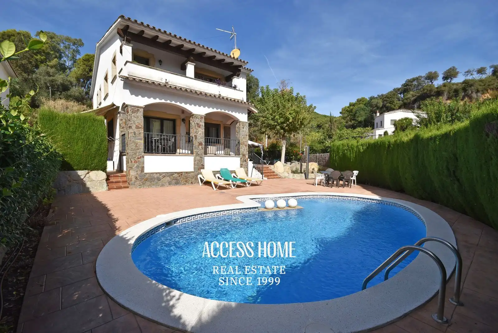 Detached house with pool for sale in Vilassar de Dalt