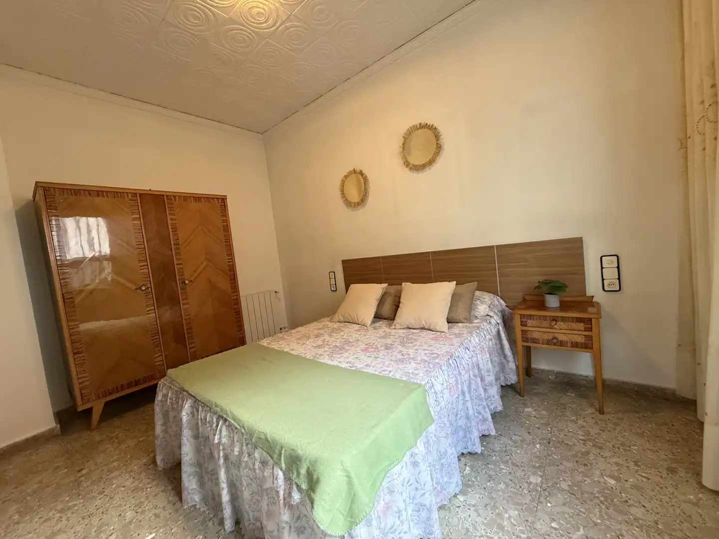 Schlafzimmer von Einfamilien-Reihenhaus zum Verkauf in La Pobla del Duc mit Klimaanlage, Heizung und Terrasse
