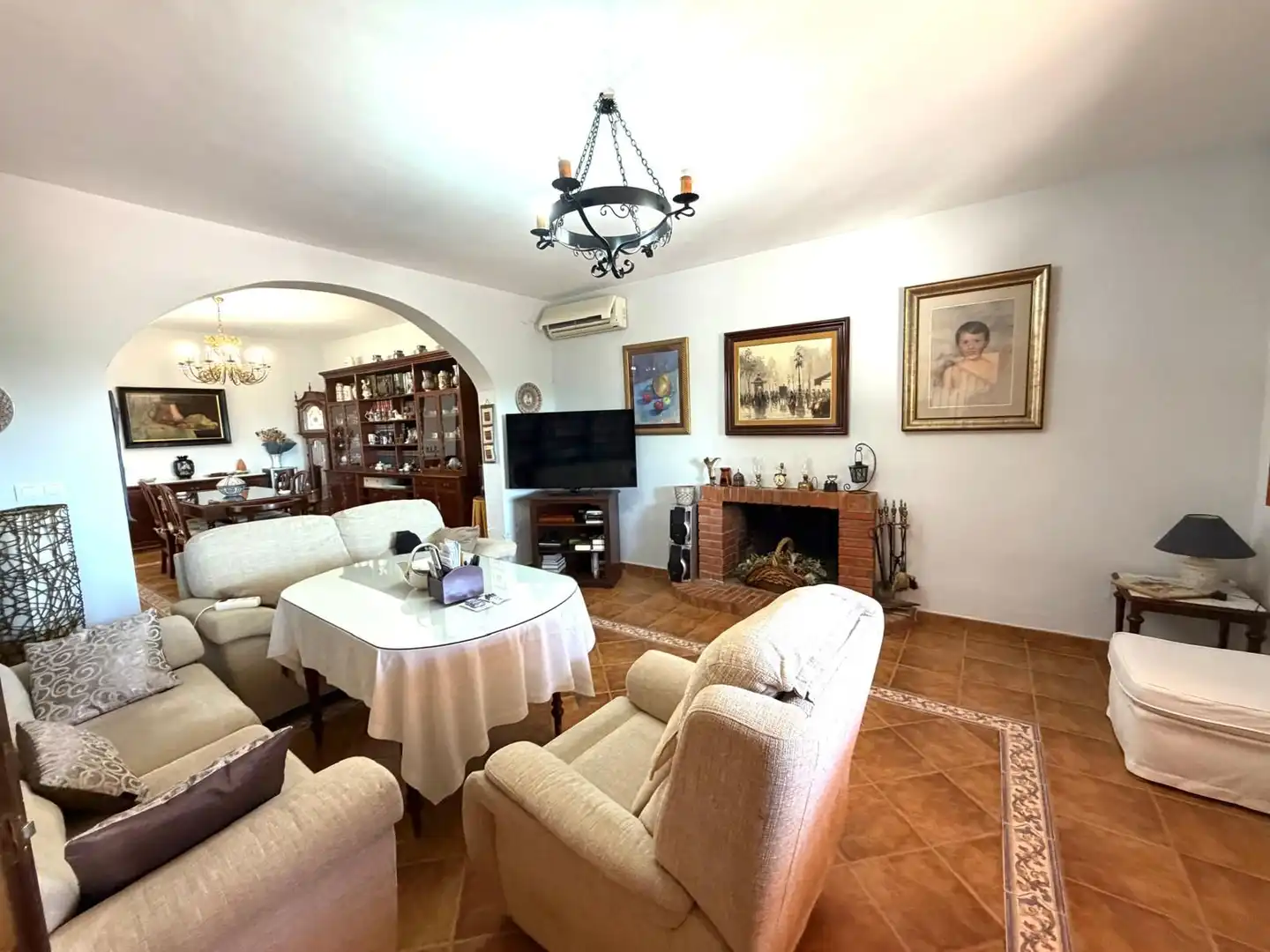 Sala d'estar de Casa o xalet en venda en Antequera amb Jardí privat, Terrassa i Traster