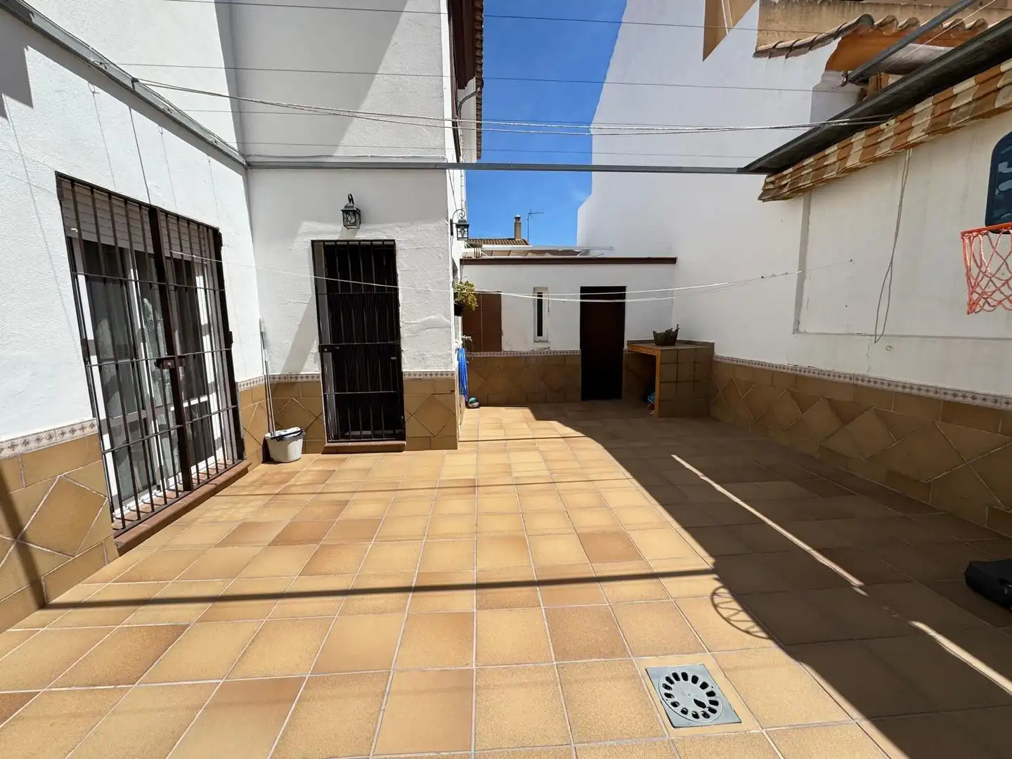 Exterior view of Detached homes for sale in Sanlúcar de Barrameda  with Air Conditioner and Storage room