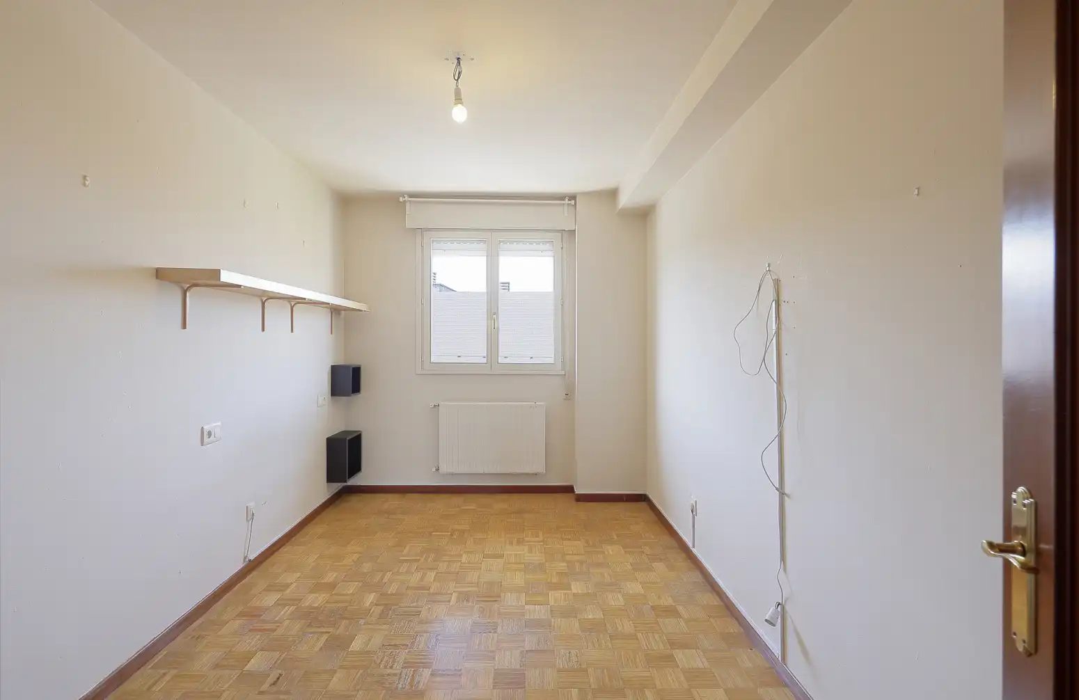 Habitación de Piso en venta en Oviedo  con Calefacción y Trastero