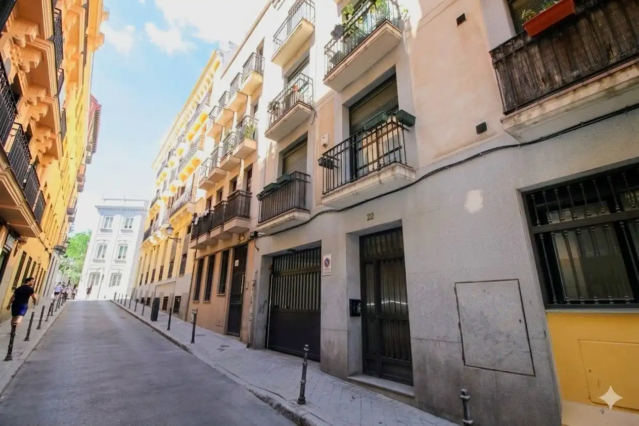 Vista exterior de Piso de alquiler en Madrid con Calefacción, Amueblado y Balcón