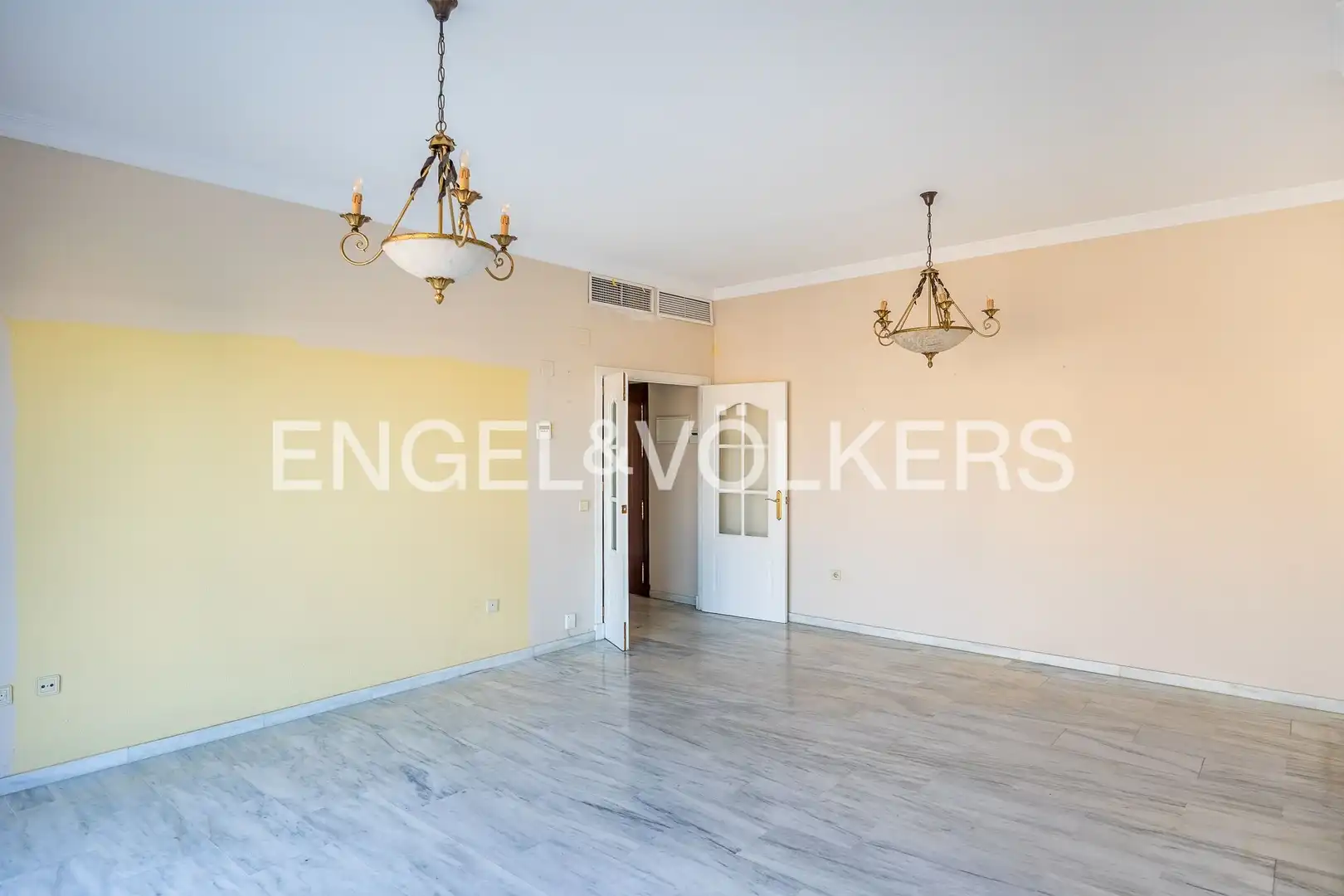 Dining room of Flat for sale in Sevilla  with Air Conditioner, Heating and Terrace