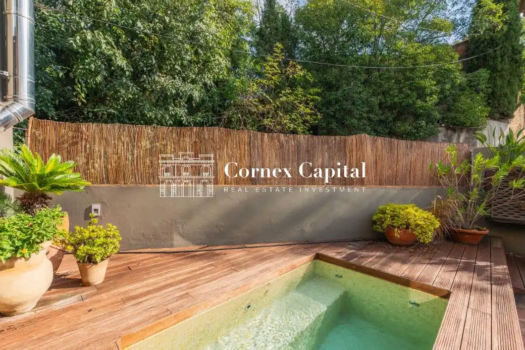 Swimming pool of Houses for sale in Jafre, Girona