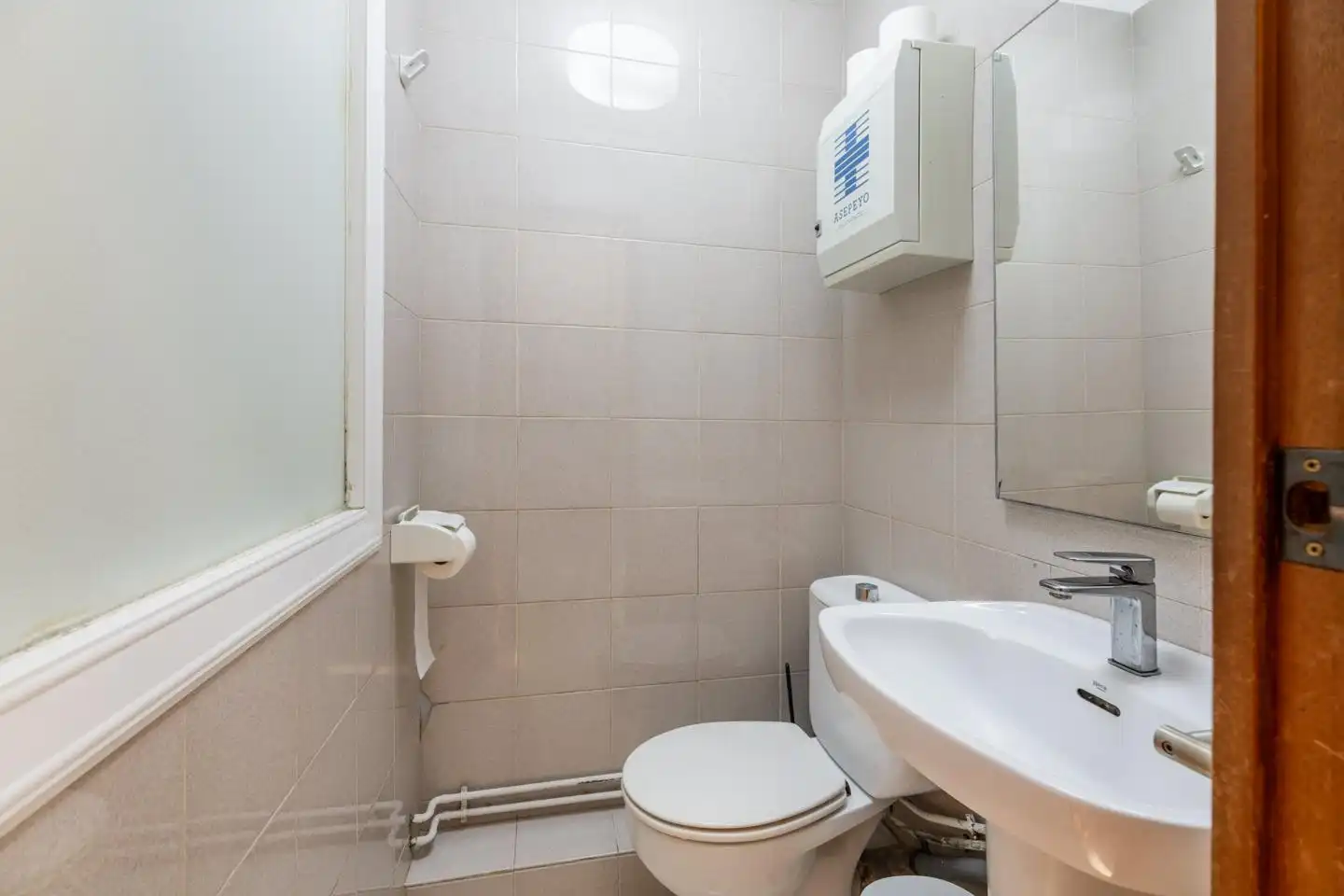 Baño de Planta baja en venta en La Salut
