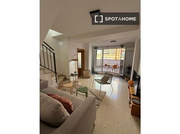 Appartamento con balcone in affitto a Poblats Marítims
